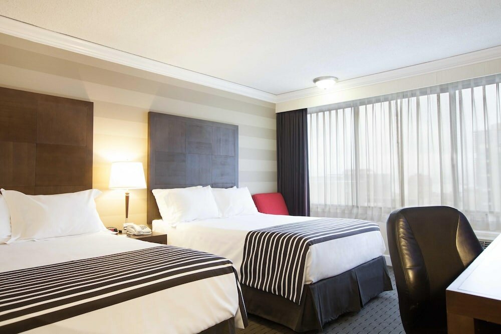 Фото Sandman Hotel Vancouver Downtown
