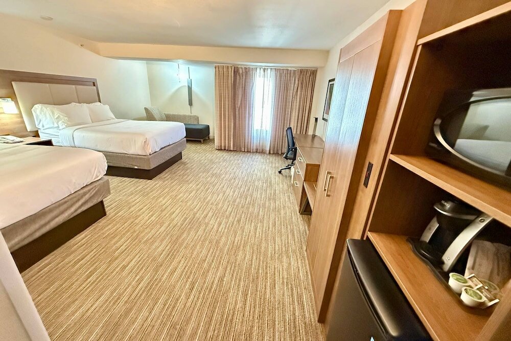 Фото Country Inn & Suites by Radisson, Downtown Albany New York