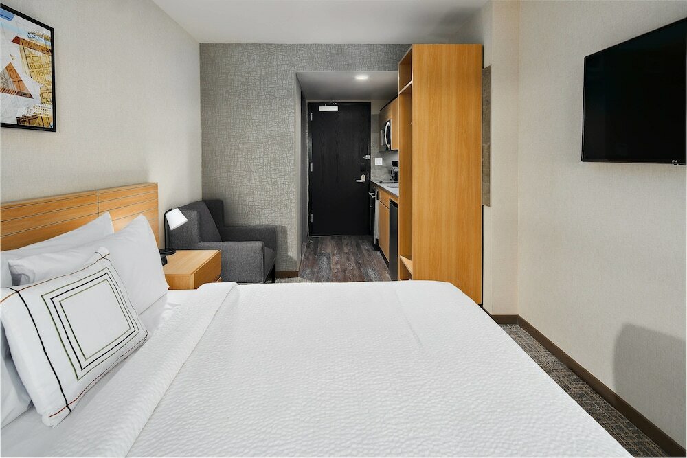 Фото TownePlace Suites by Marriott New York Manhattan