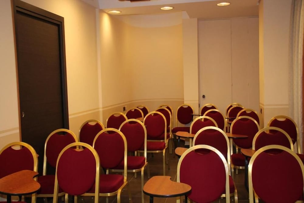 Фото Hotel Sant Ambroeus