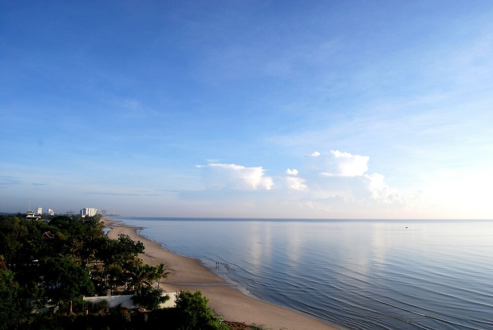 Фото Hua Hin Grand Hotel and Plaza
