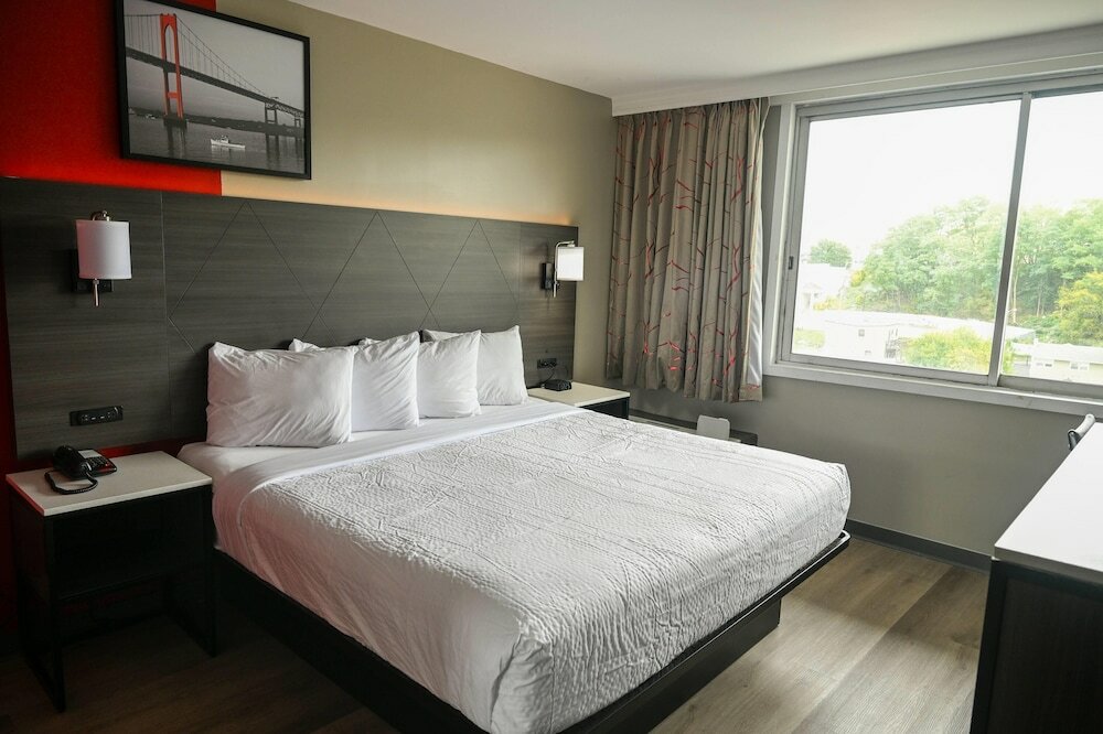 Фото Ramada by Wyndham North Bergen