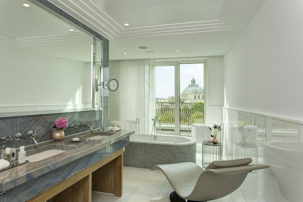 Фото Rocco Forte The Charles Hotel