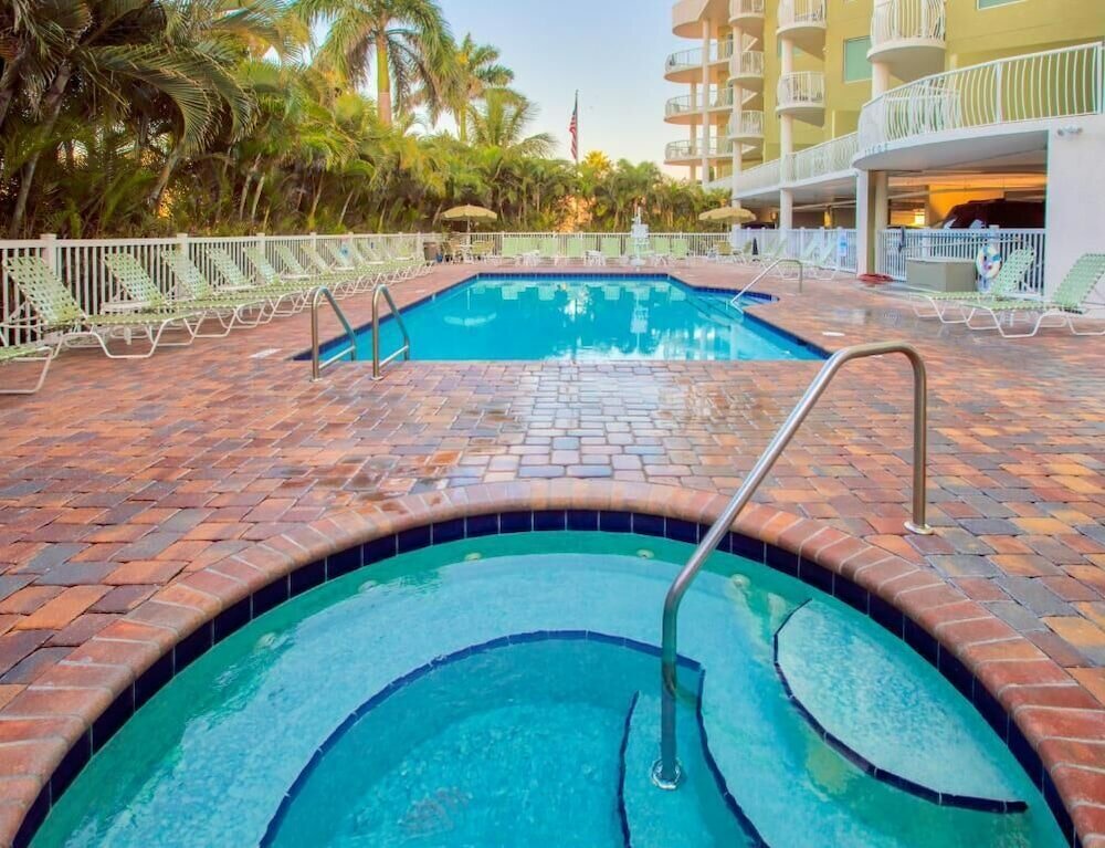 Фото Crystal Palms Beach Resort