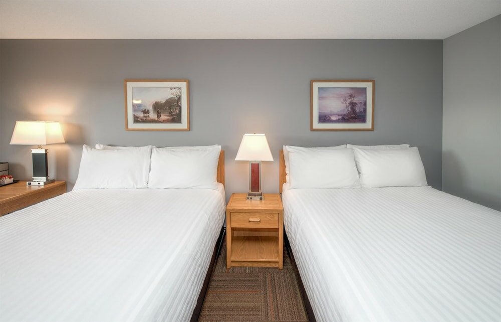 Фото Econo Lodge & Suites Hinton