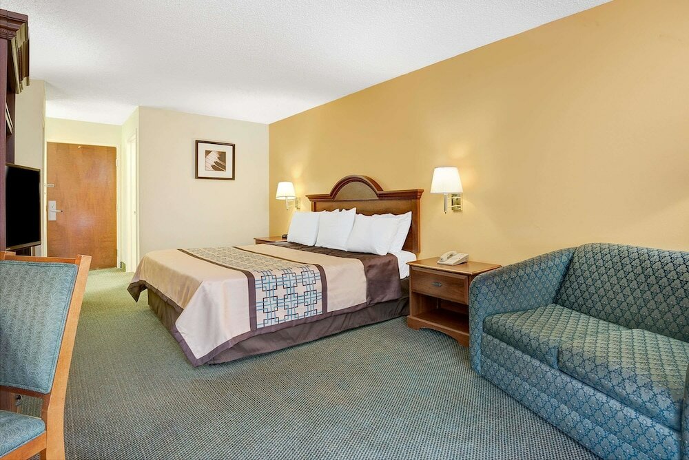 Фото Days Inn by Wyndham Burlington East
