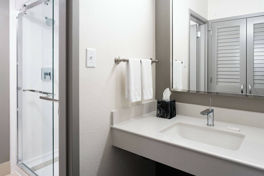 Фото Courtyard by Marriott Tampa Westshore/Airport