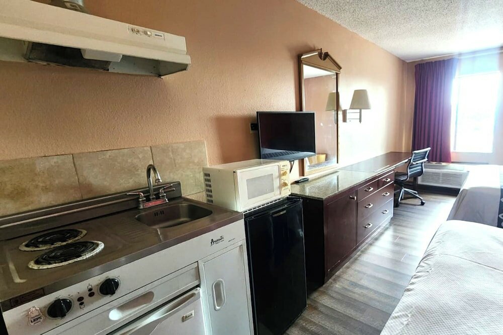 Фото Fairway Inn La Porte