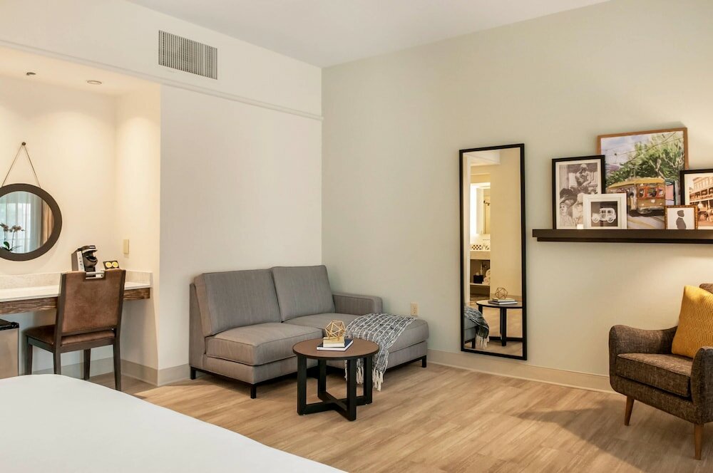 Фото St Charles Coach House, Ascend Hotel Collection