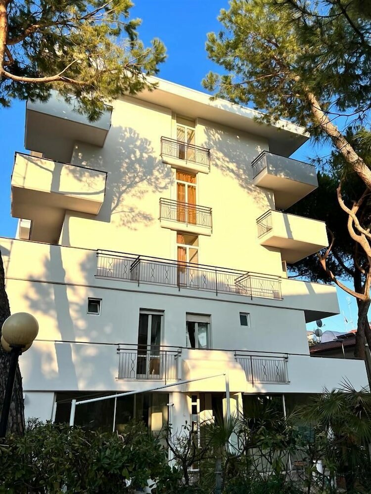 Фото Aura Living Hotel