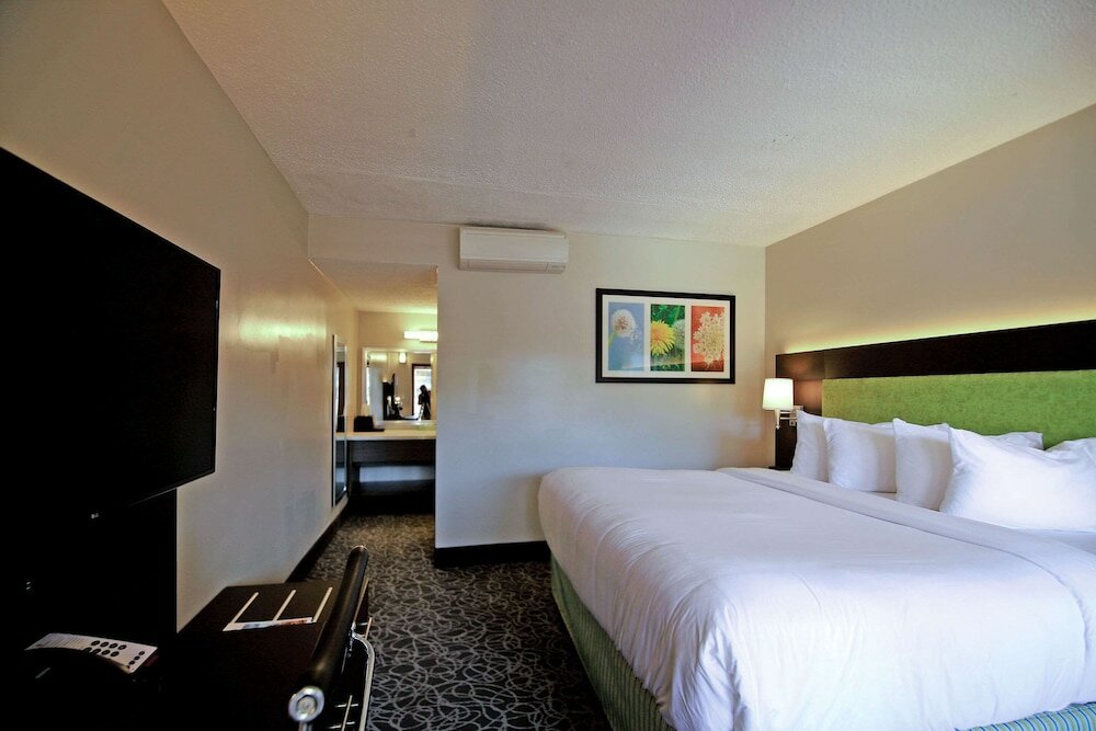 Фото El Sendero Inn, Ascend Hotel Collection