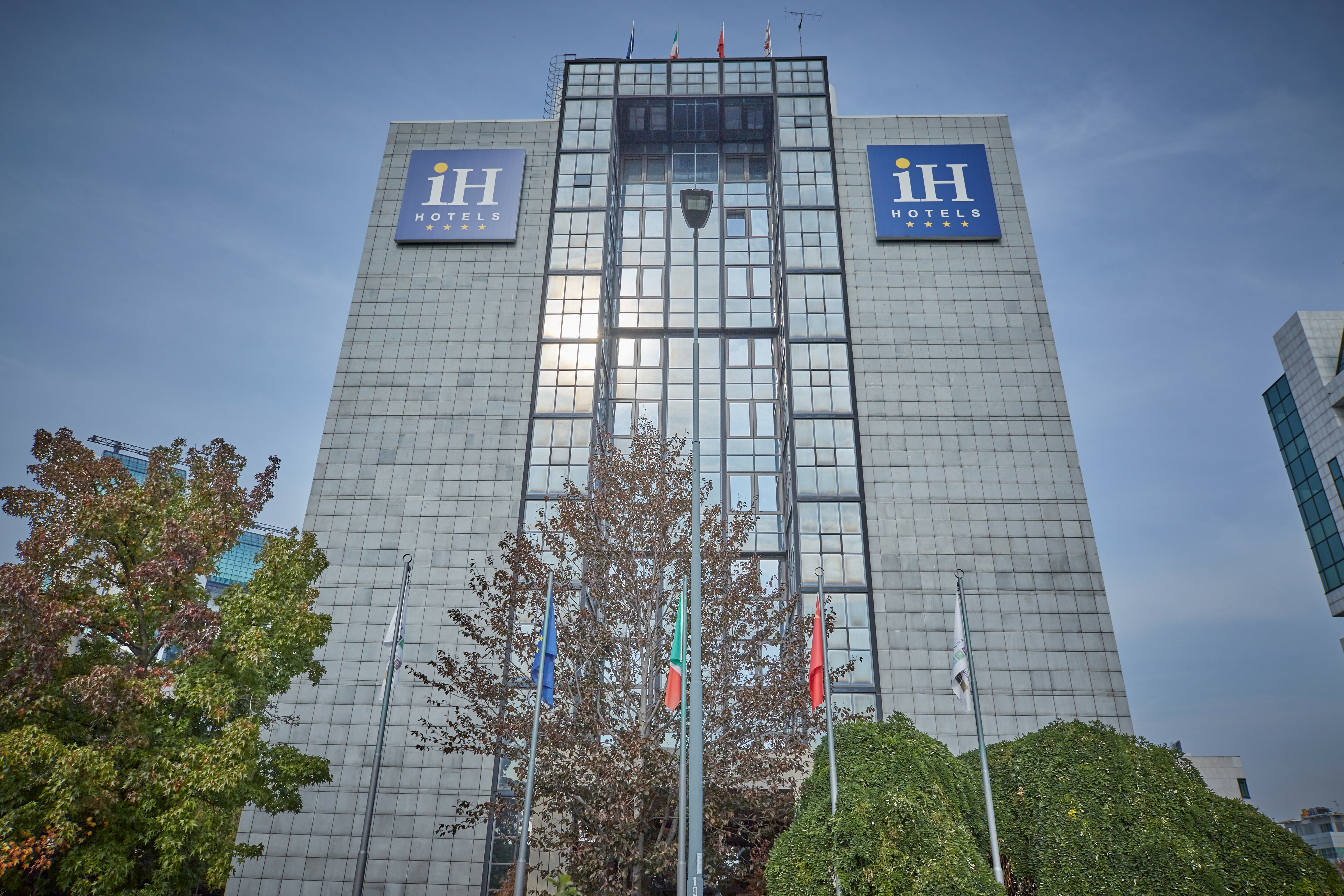 Фото IH Hotels Milano Lorenteggio