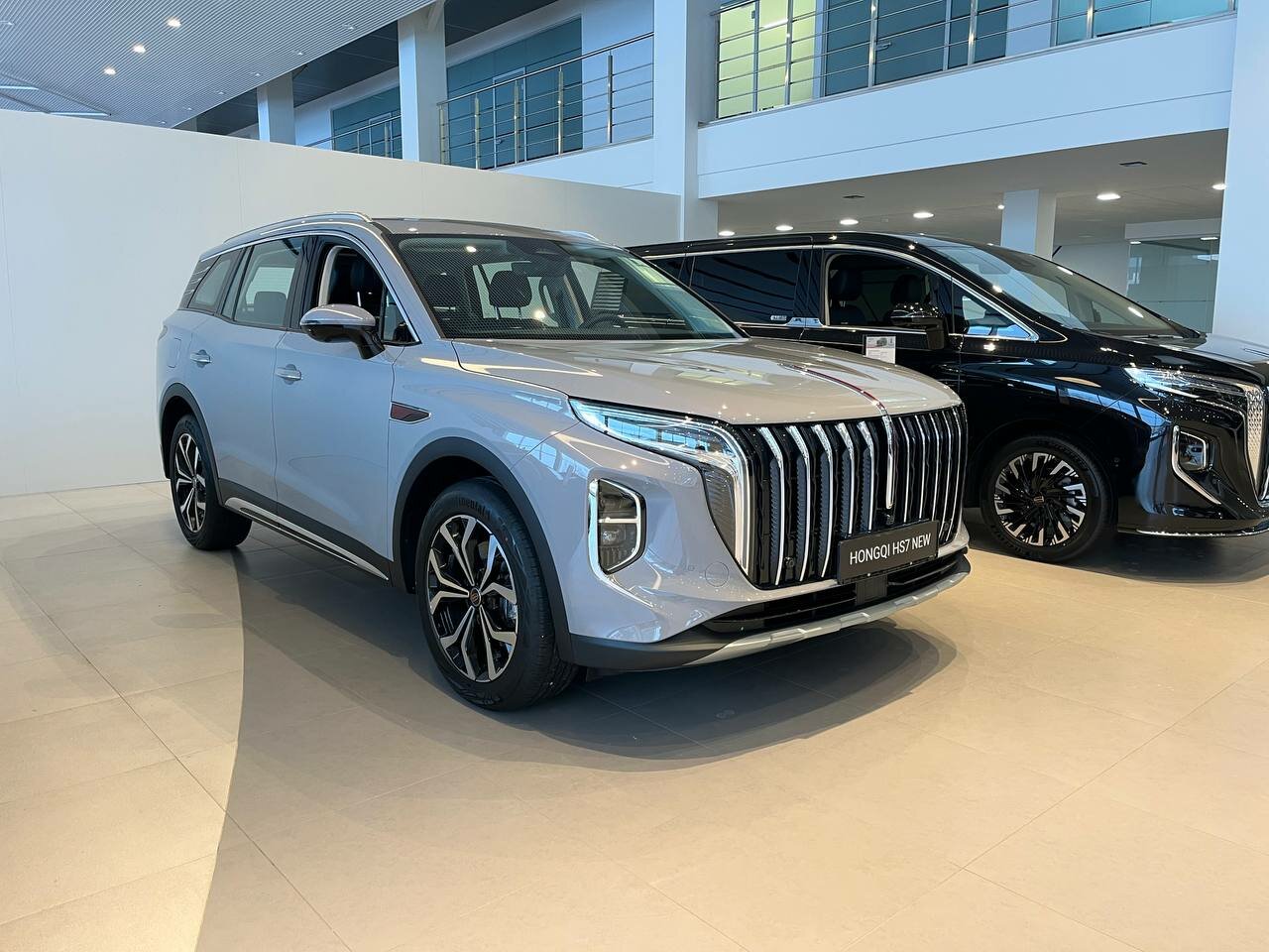 photo Hongqi Глазурит