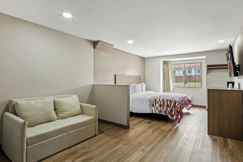 Фото Regency Inn & Suites