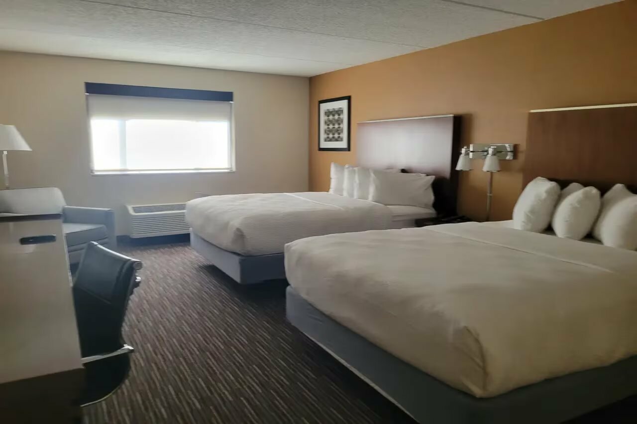 Фото Four Points by Sheraton Milwaukee Airport