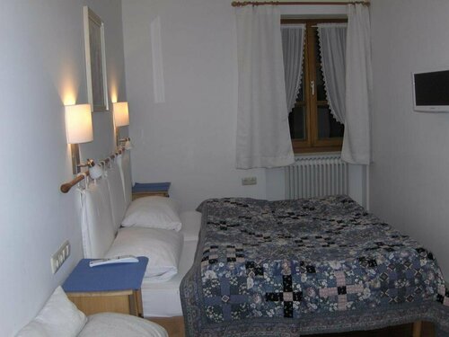 Гостиница Hotel-Gasthof Zur Rose в Обераммергау