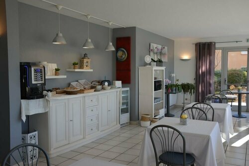 Внешний вид отеля Hotel Albizzia в Вальрас-Плаже, фото 3