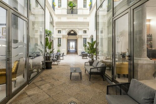 Гостиница Central Gallery Rooms в Трапани