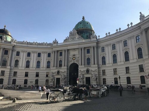 Goldfisch Apartment Vienna Opera House