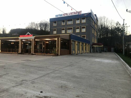Гостиница Grand Kum Boutique Hotel Restaurant в Каваке