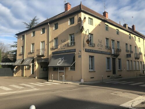 Гостиница Hôtellerie du Val d'Or в Шалоне-сюре-Сне