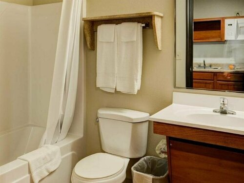 Гостиница WoodSpring Suites Kansas City South в Грандвью