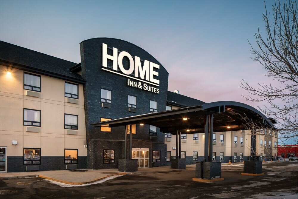Фото Home Inn & Suites Swift Current