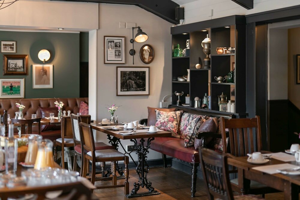 Фото The Rose & Crown Wimbledon