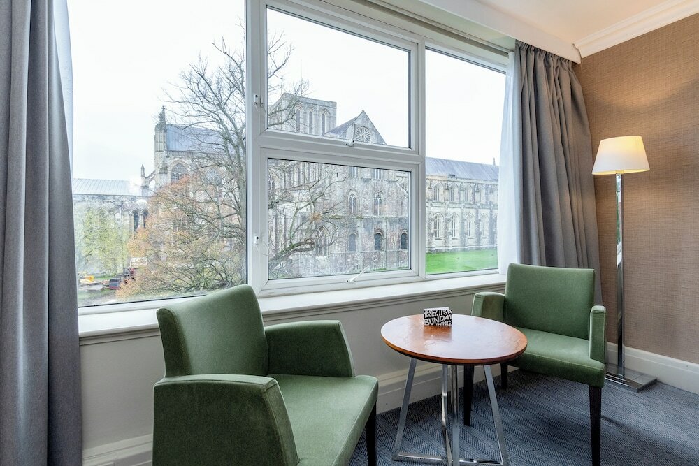 Фото Mercure Winchester Wessex Hotel
