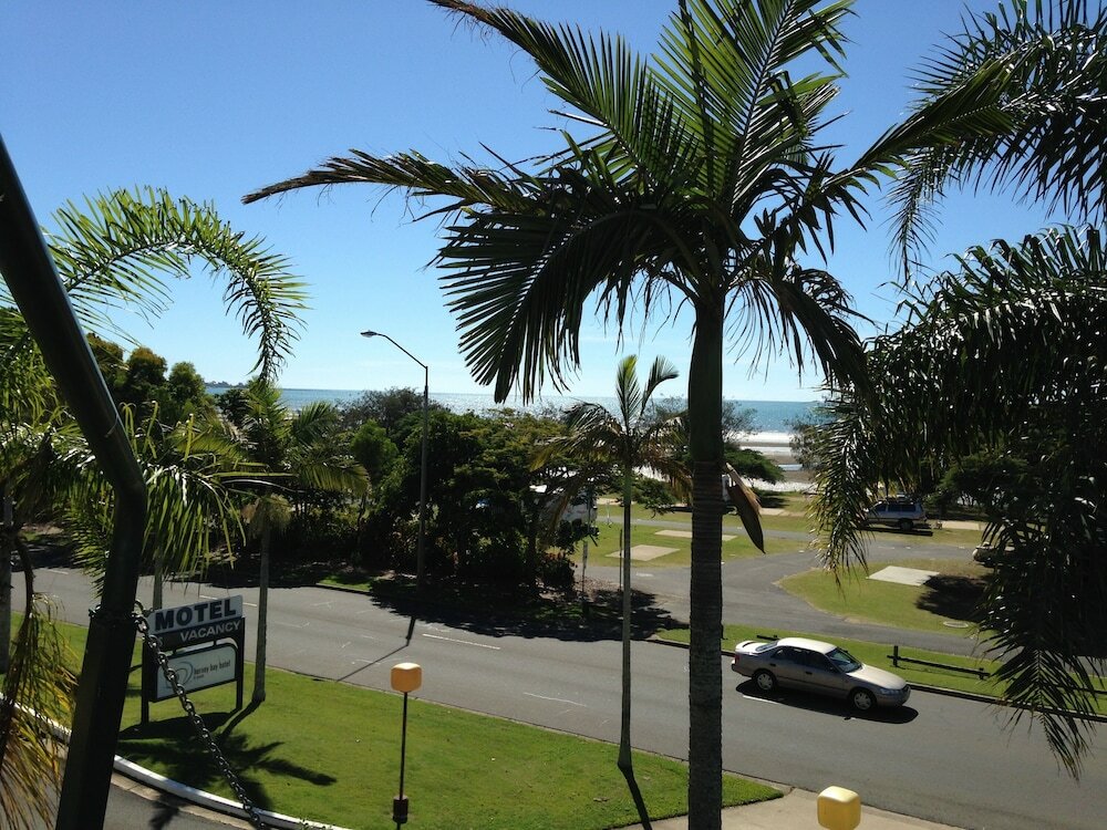 Фото Hervey Bay Resort