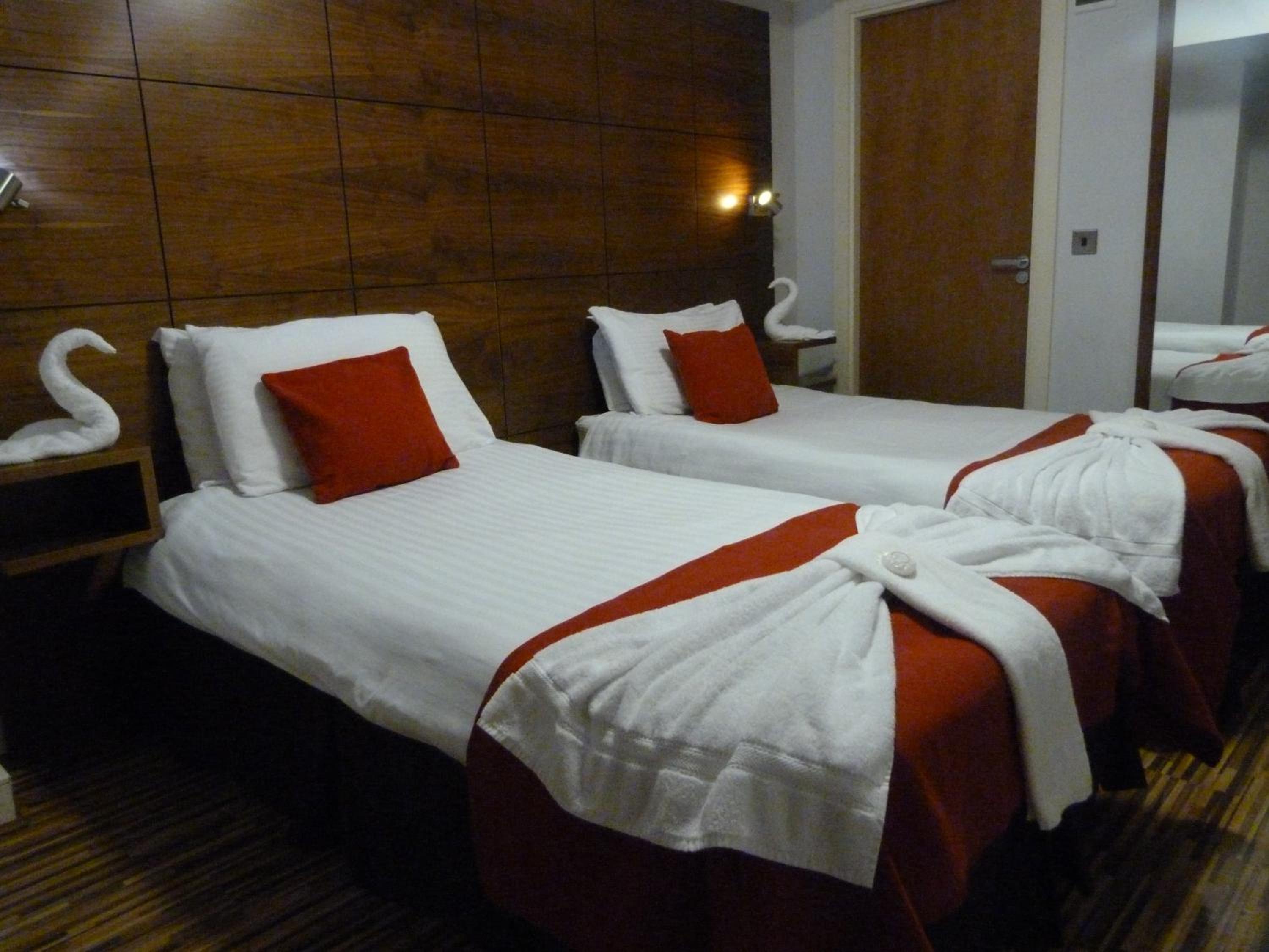 Фото International Inn