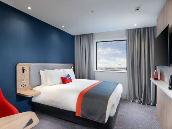 Фото Holiday Inn Express - London Heathrow T4 an Ihg Hotel