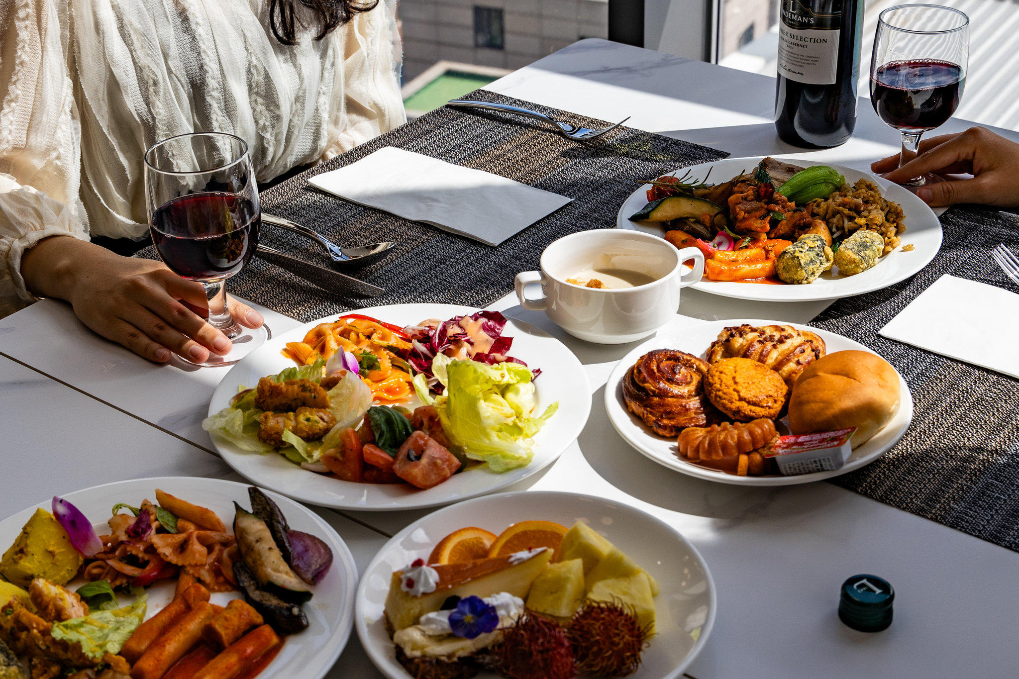 Фото Holiday Inn Express Seoul Hongdae