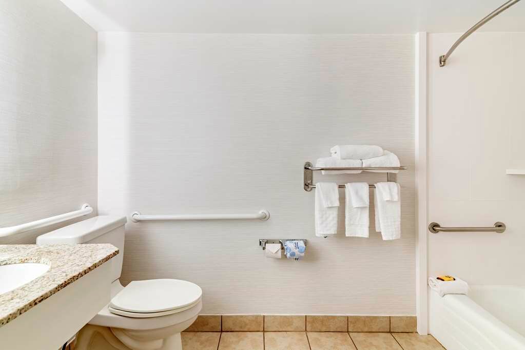 Фото Best Western Springfield Hotel