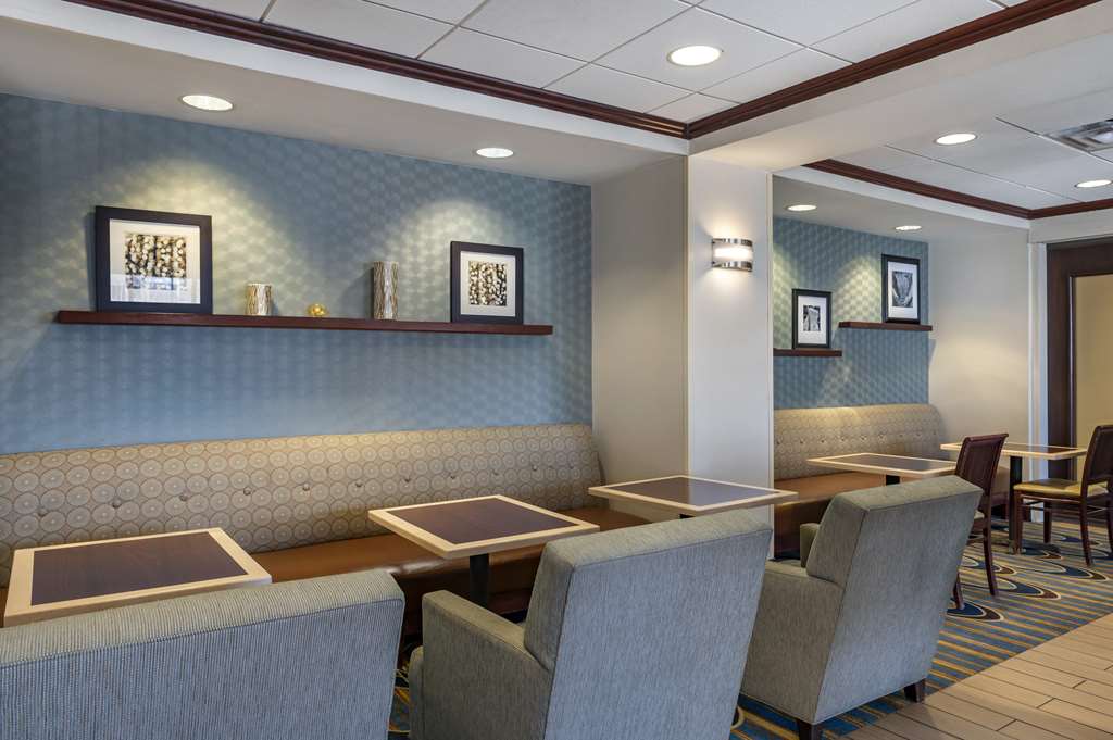 Фото Hampton Inn Greenfield