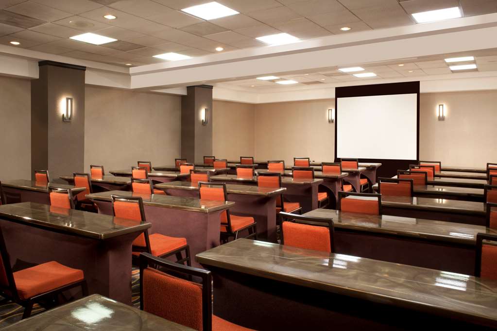 Фото Embassy Suites by Hilton Austin Arboretum