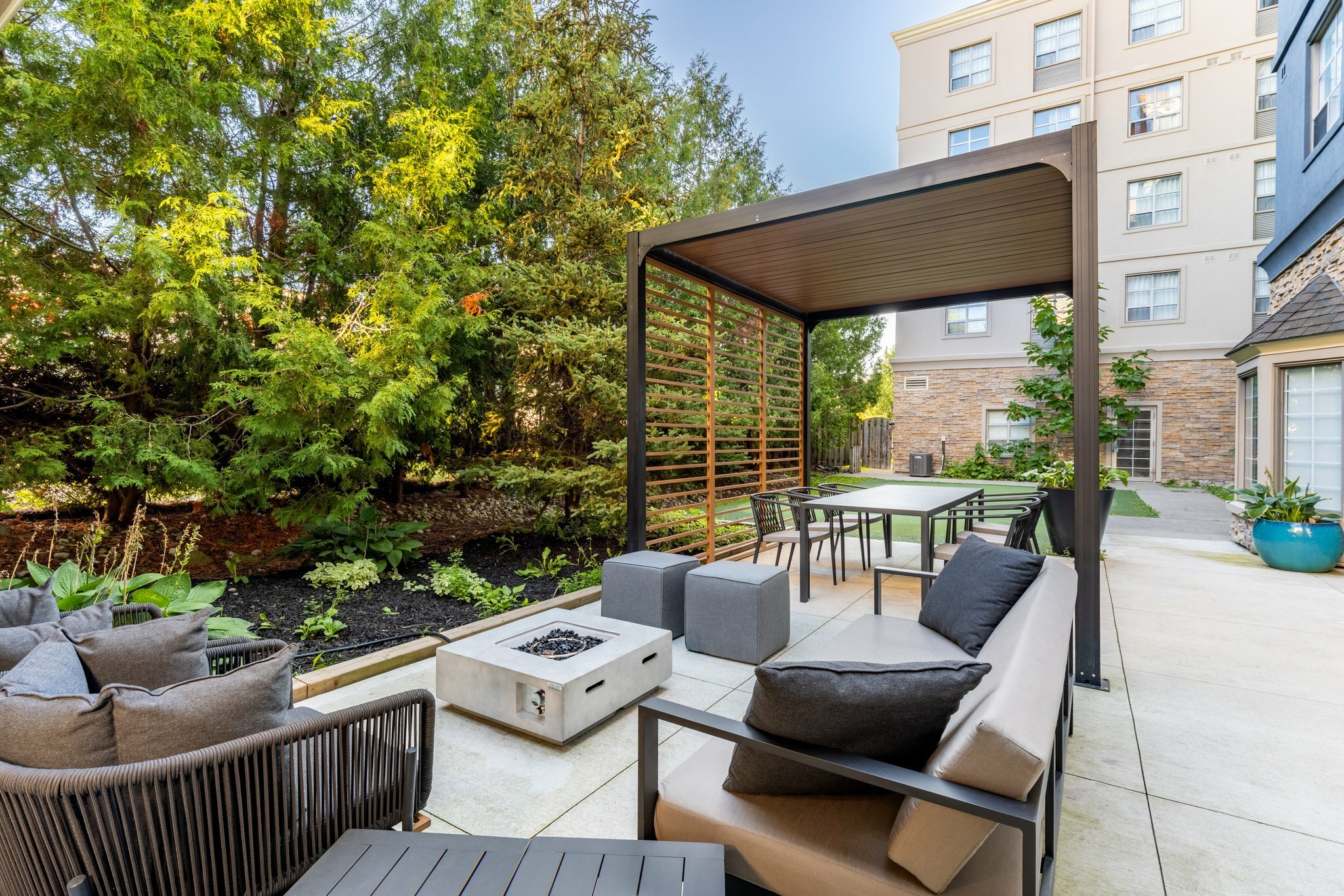 Фото Staybridge Suites London
