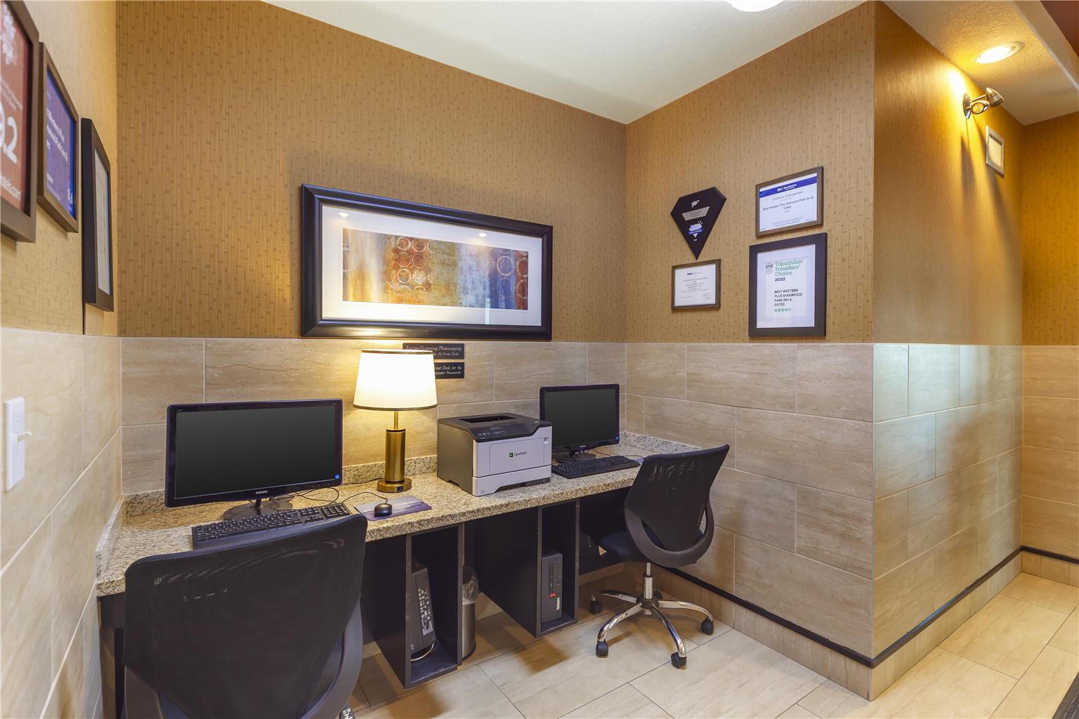 Фото Best Western Plus Sherwood Park