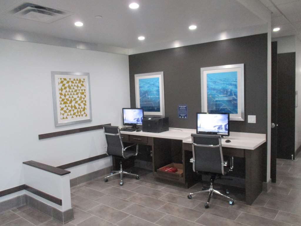 Фото Best Western Plus Roland Inn & Suites