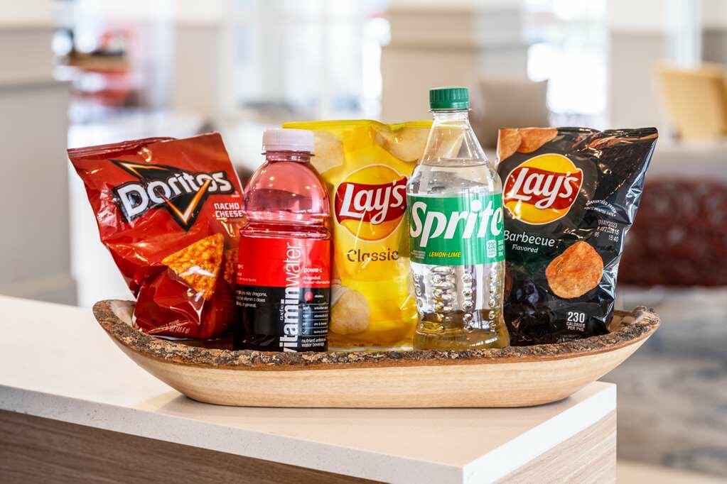 Фото Hilton Garden Inn Bakersfield