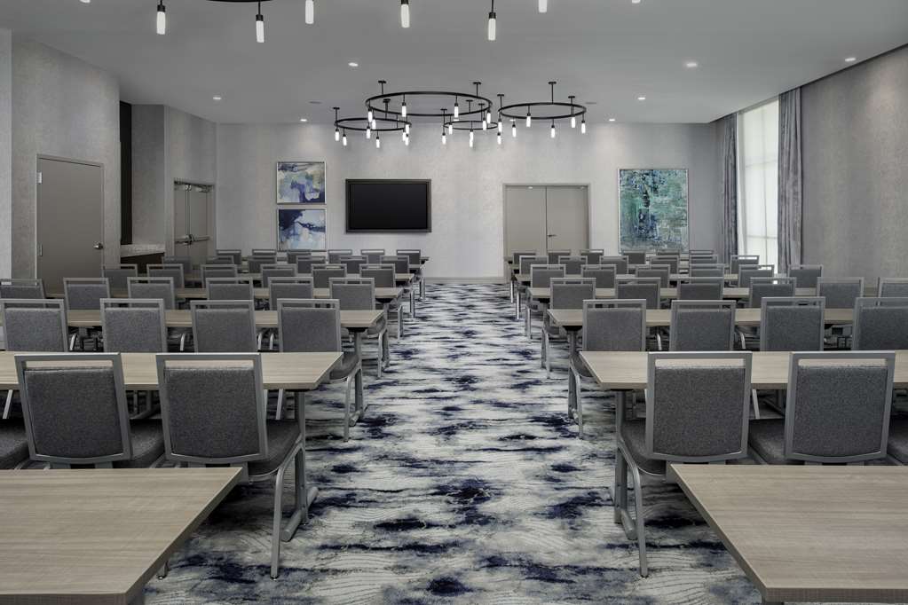 Фото Hilton Garden Inn Pensacola Downtown