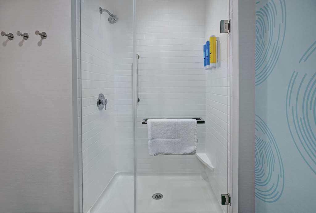 Фото Tru by Hilton Austin Airport, Tx