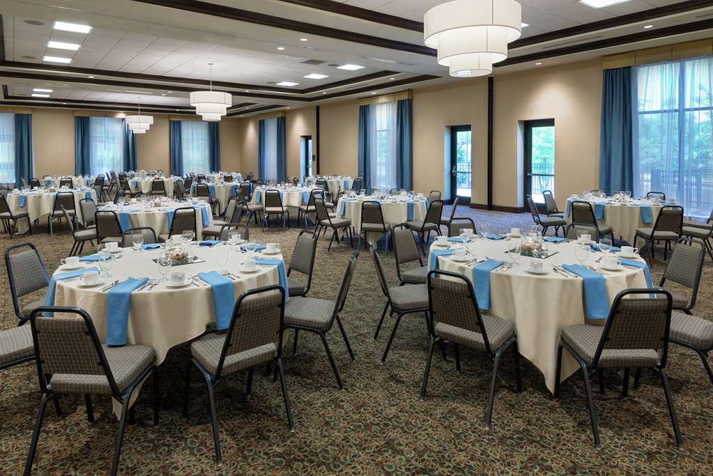 Фото Hilton Garden Inn Akron