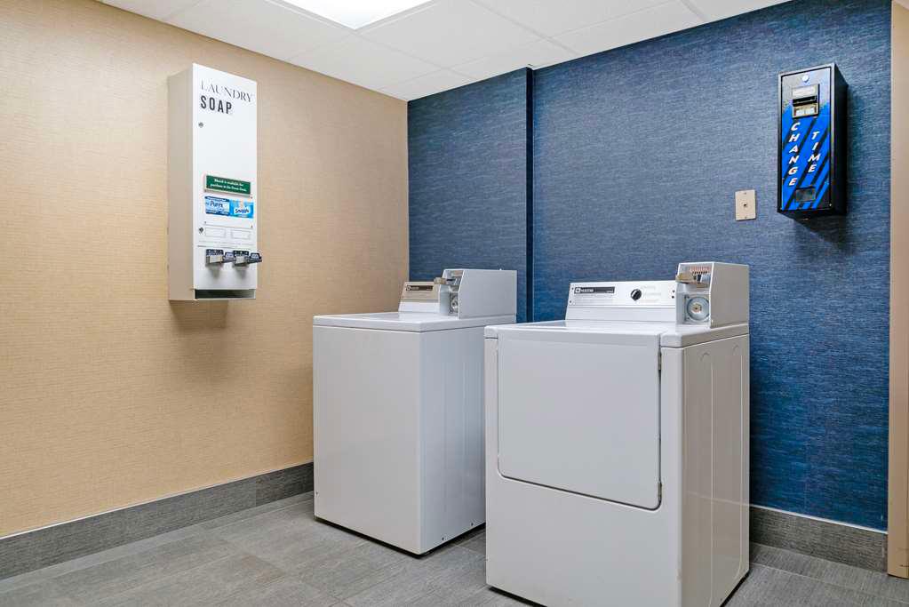 Фото Best Western Executive Inn & Suites