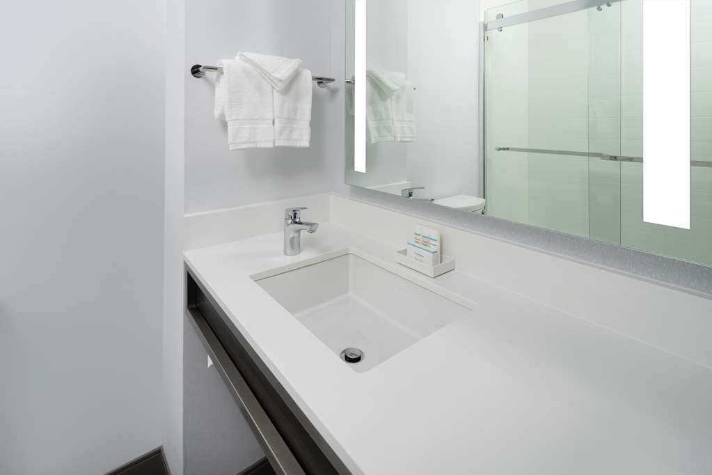 Фото Hilton Garden Inn Irvine Spectrum Lake Forest