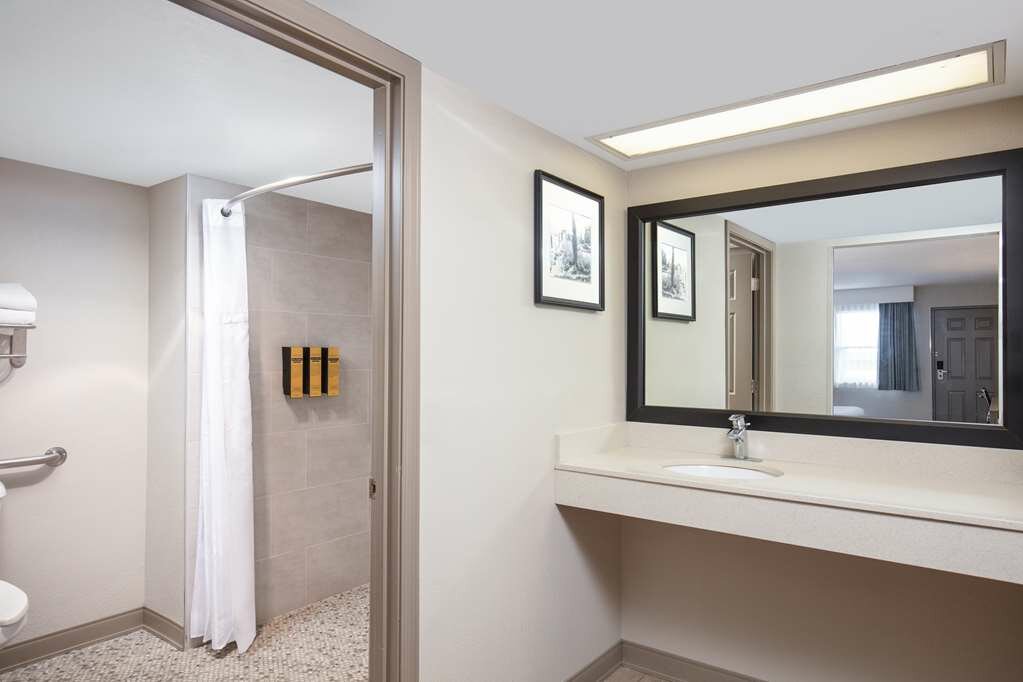Фото Best Western Plus King's Inn & Suites