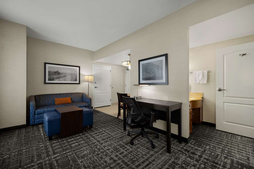 Фото Homewood Suites by Hilton Bakersfield
