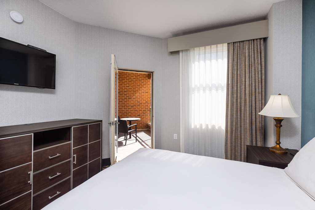 Фото Inn at the Colonnade Baltimore - a DoubleTree by Hilton