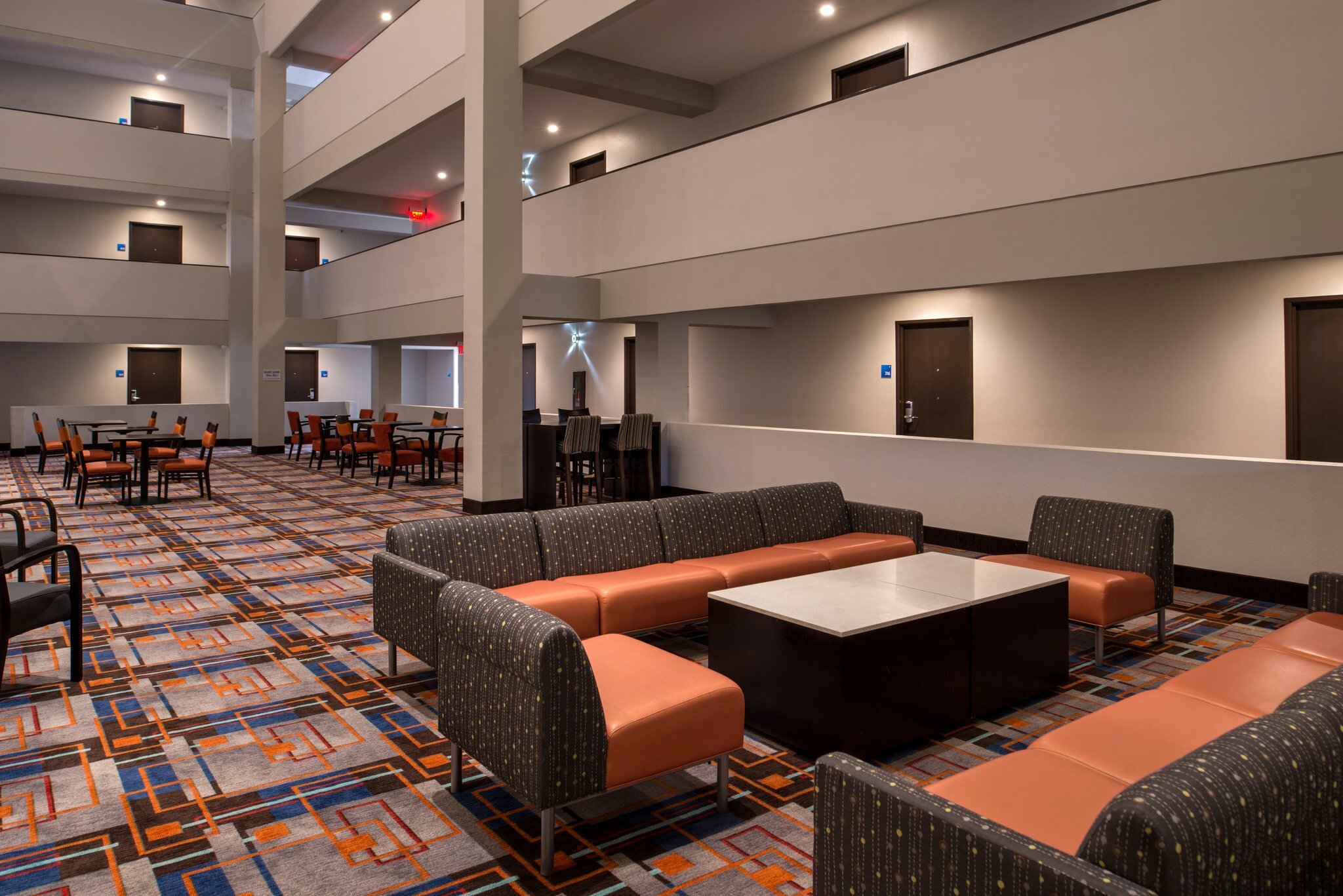 Фото Holiday Inn Express & Suites San Antonio Medical-Six Flags, an Ihg Hotel