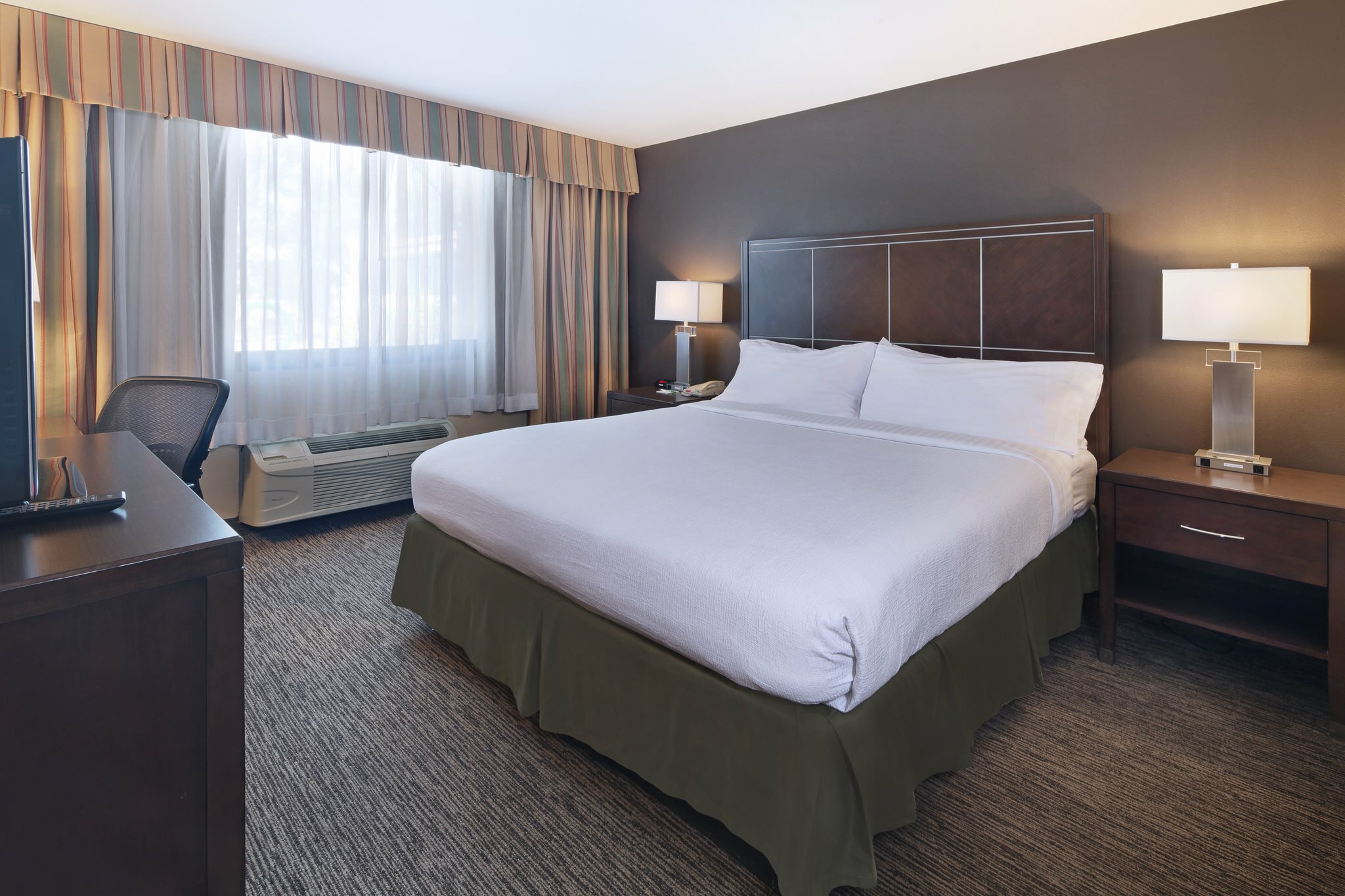 Фото Holiday Inn Hotel & Suites Anaheim, an Ihg Hotel